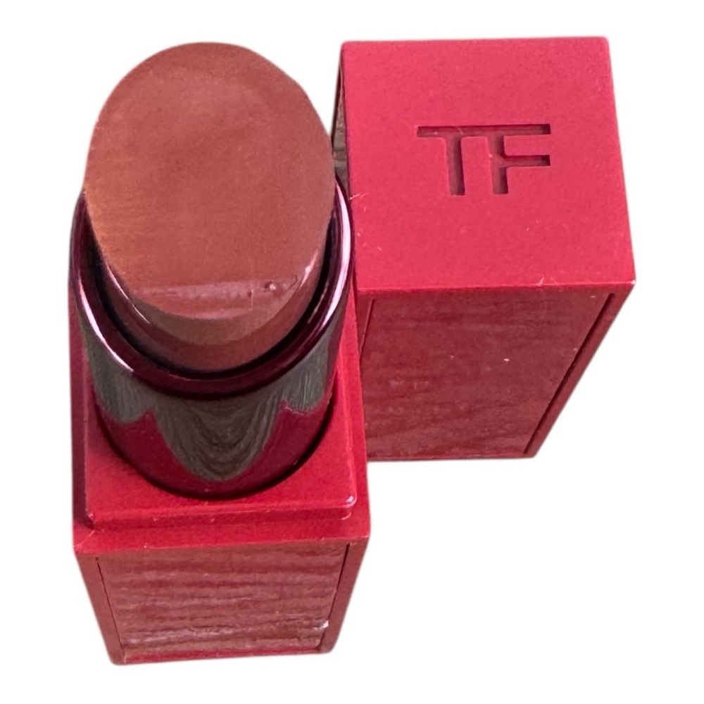 Tom Ford Satin Matte Lipstick in Fete a rich, warm brown-red - Picture 9 of 9
